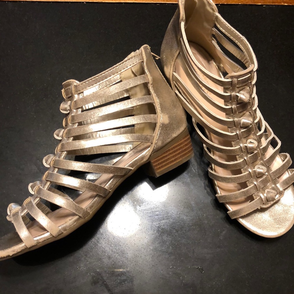 Girls sandals